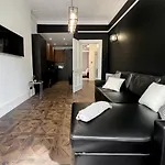 Modern 1Br West End Flat