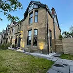 Leo\'S House