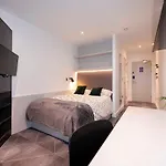 Chic City Living Studio Apartments At Glasgow West End Student Accommodation- Students Only