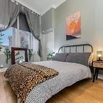 Traditional 1-Bed Flat In Southside