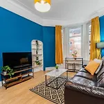 Traditional 1-Bed Flat In Southside