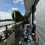 Glasgow Harbour Clyde Waterfront Apartment
