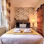 Amadeus Guest House