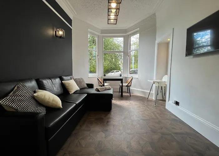 Modern 1Br West End Flat