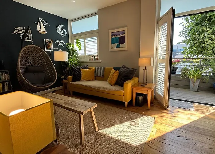 Glasgow Harbour Clyde Waterfront Apartment