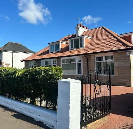 Entire Private 1 Bedroom - Guest Suite In Glasgow