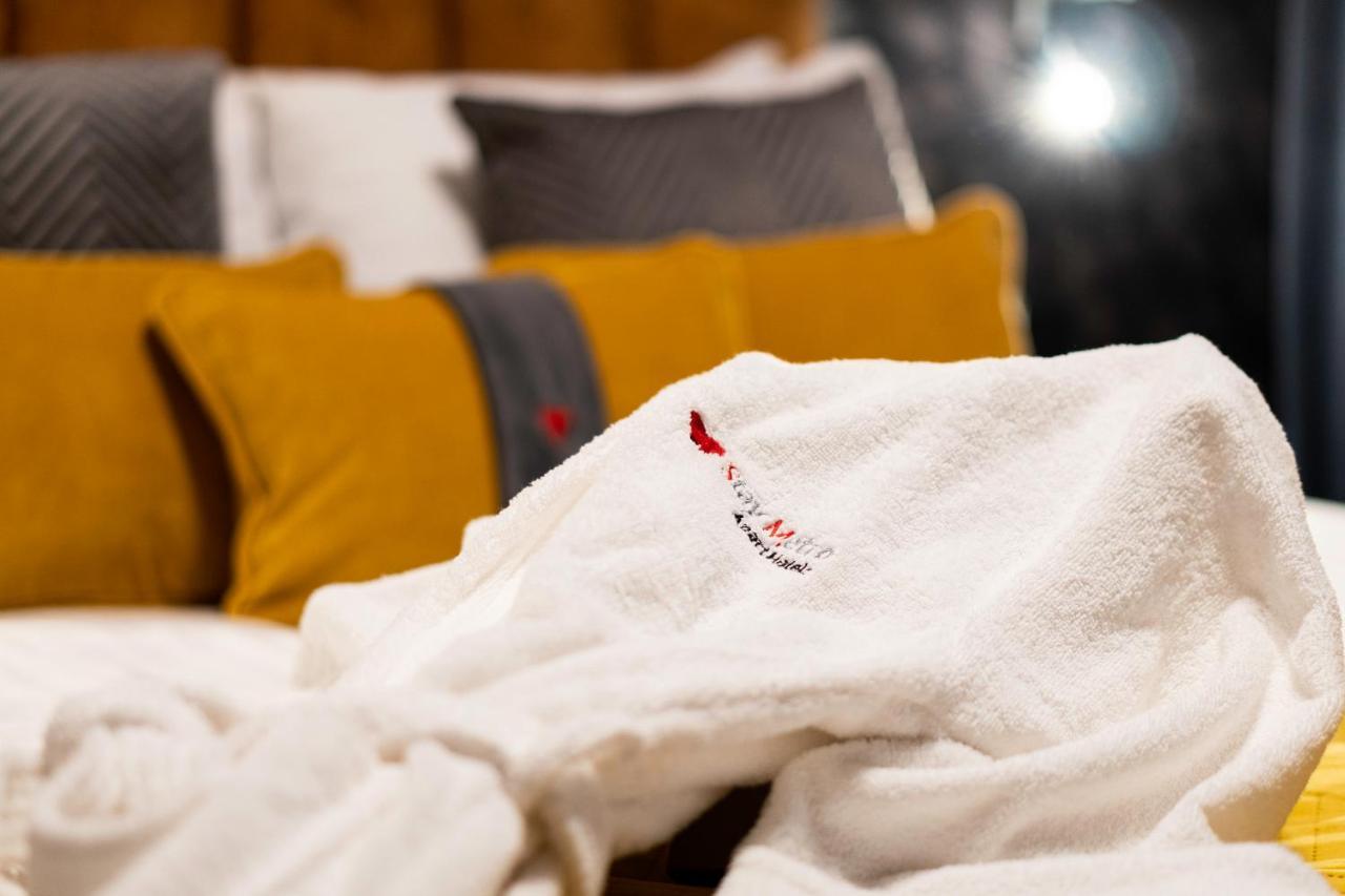Metro Aparthotel