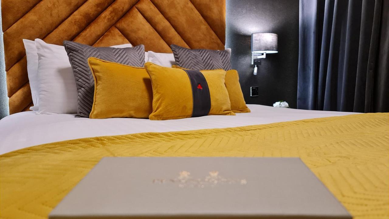 Metro Aparthotel 4*
