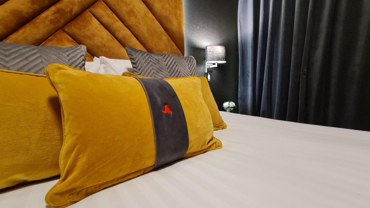Metro 4*