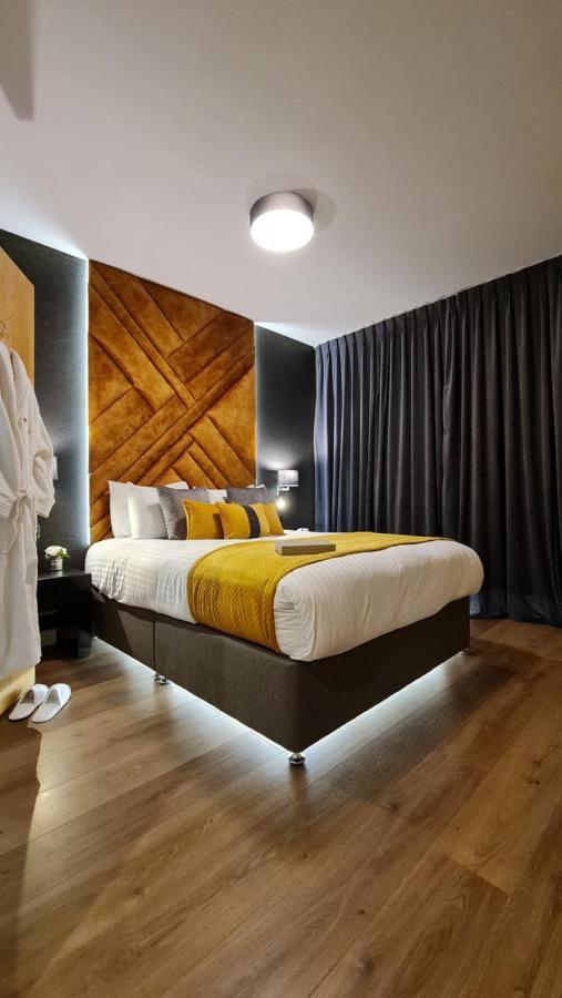 Aparthotel Metro 4*