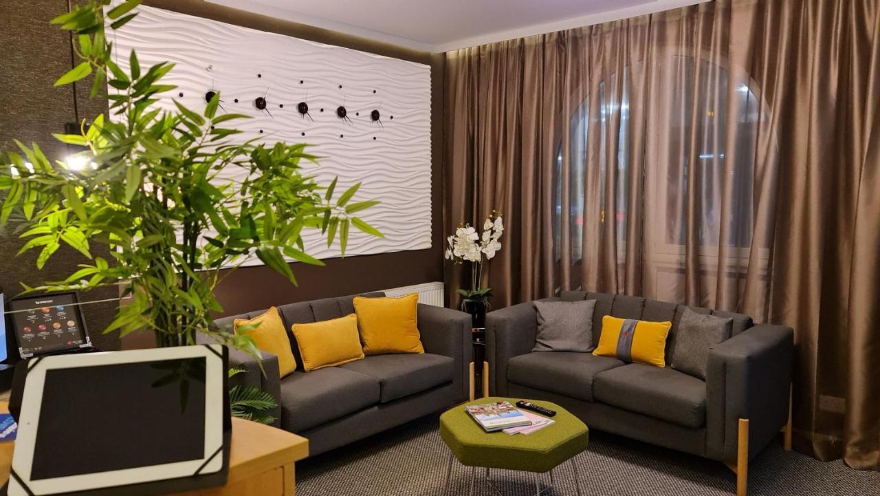 Metro 4*