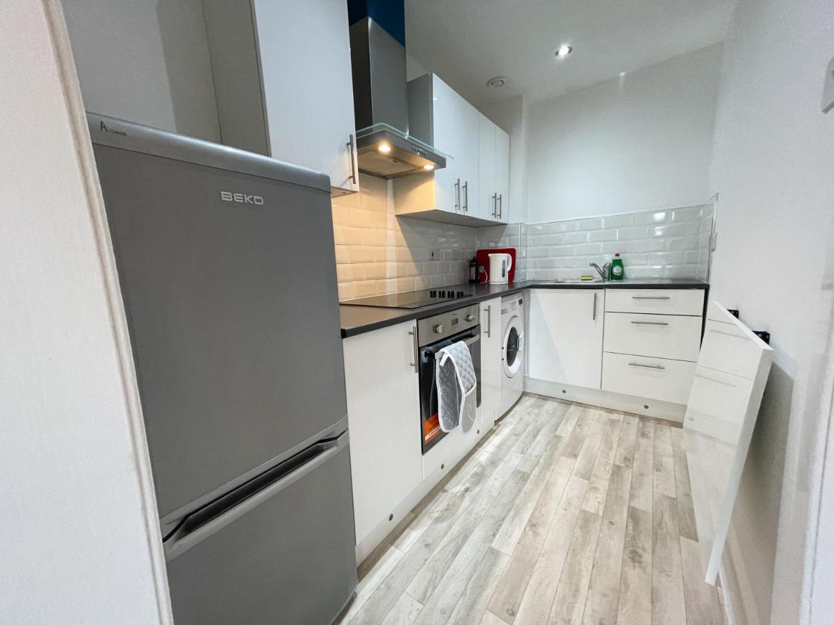 1 Bedroom Main Street Apartment Glasgow