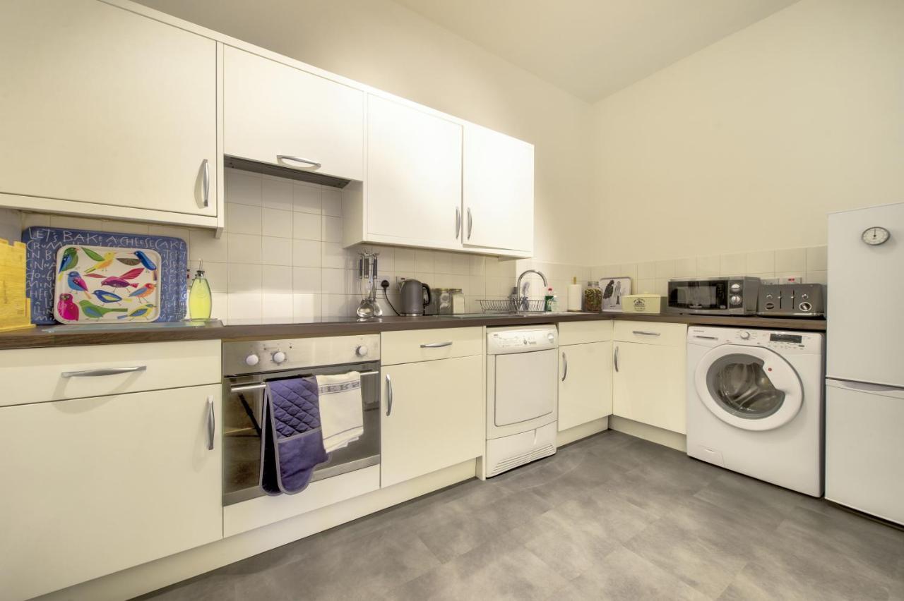 Apartment Green Modern Flat - Private Parking *