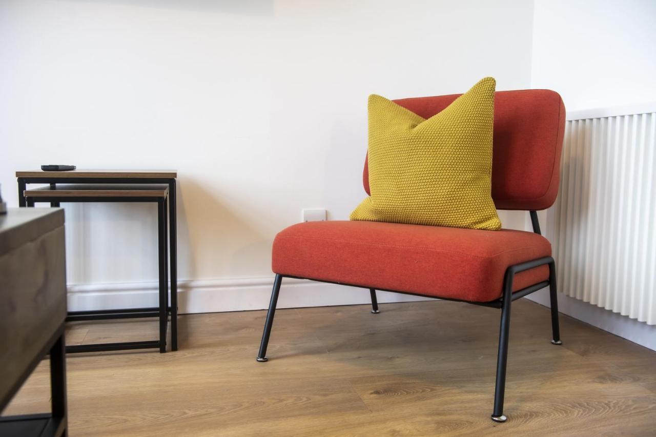 Green Modern Flat - Private Parking * Glasgow