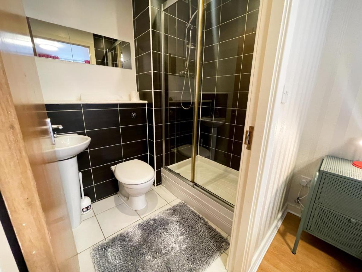 Kelvingrove 2 Bedroom - Private Parking Apartment *