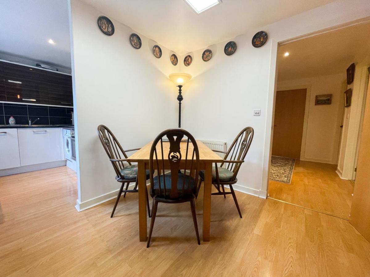 Kelvingrove 2 Bedroom - Private Parking Apartment *