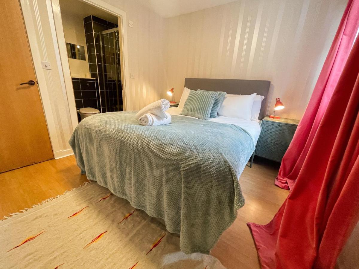 Kelvingrove 2 Bedroom - Private Parking Apartment