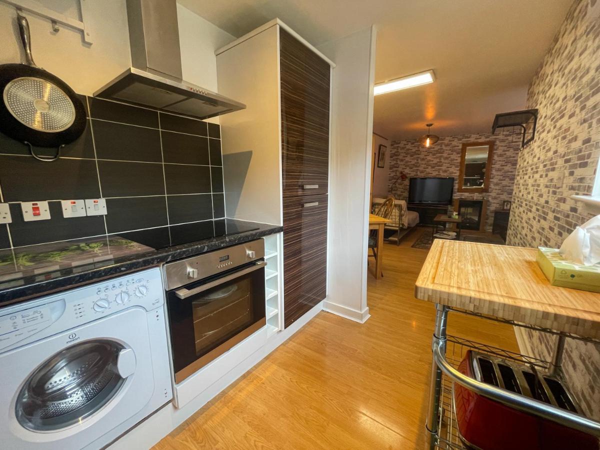Kelvingrove 2 Bedroom - Private Parking * Glasgow