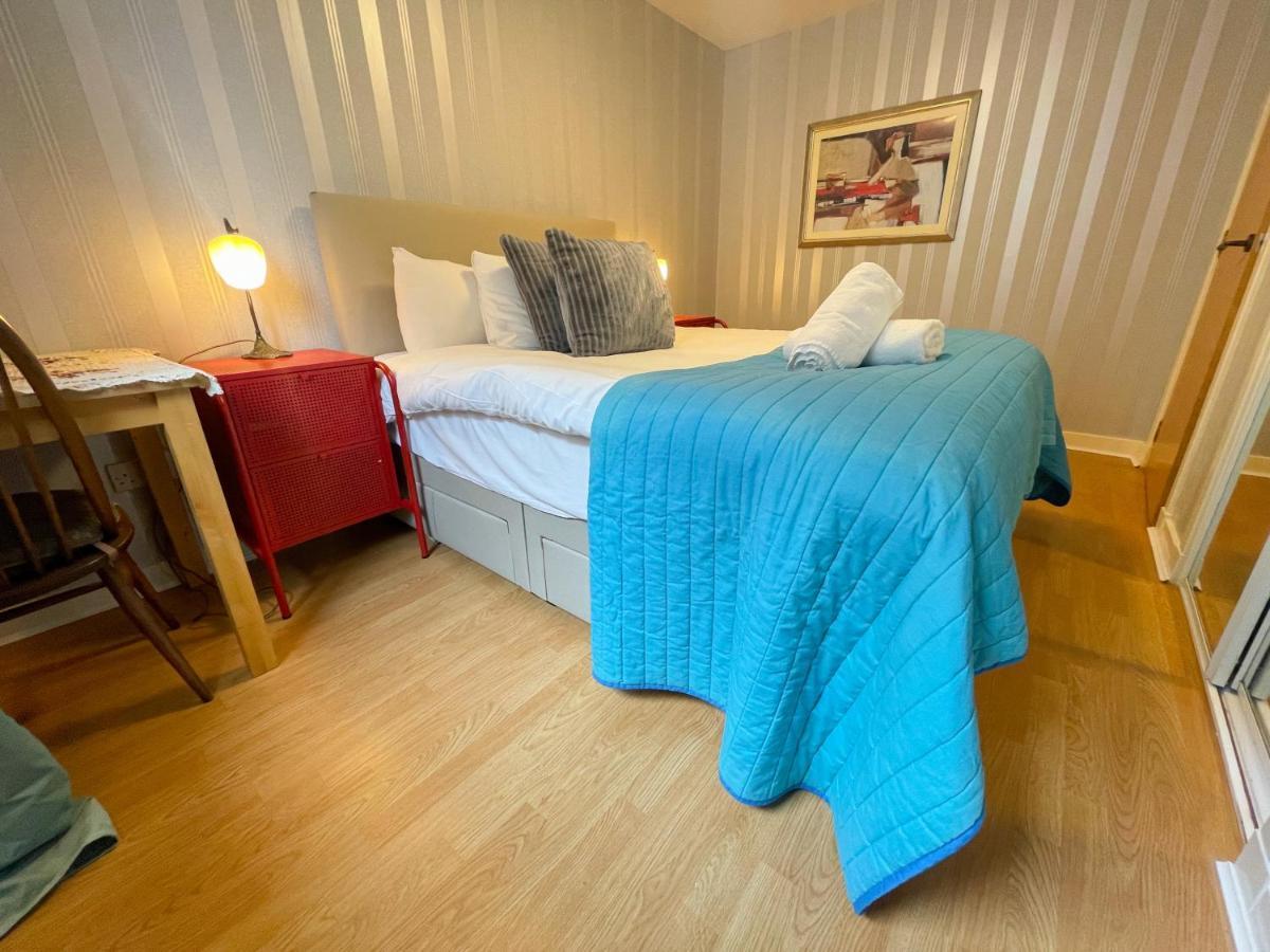 Kelvingrove 2 Bedroom - Private Parking Apartment