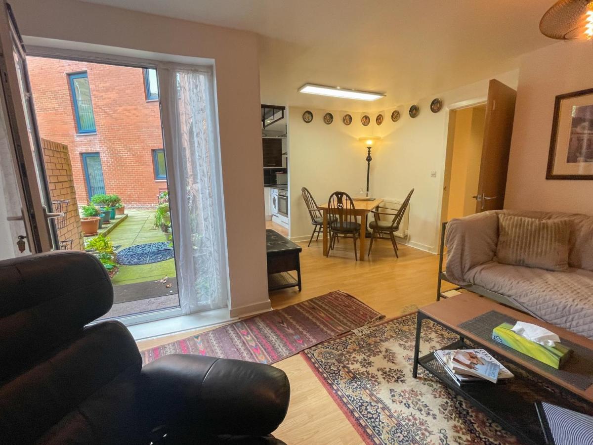 Kelvingrove 2 Bedroom - Private Parking *
