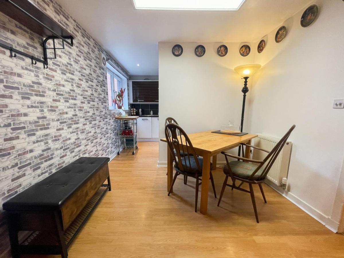 Kelvingrove 2 Bedroom - Private Parking