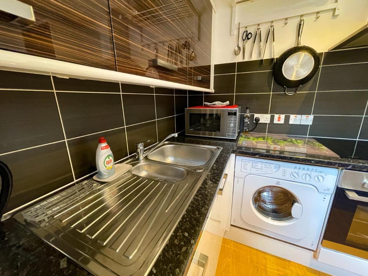 Kelvingrove 2 Bedroom - Private Parking