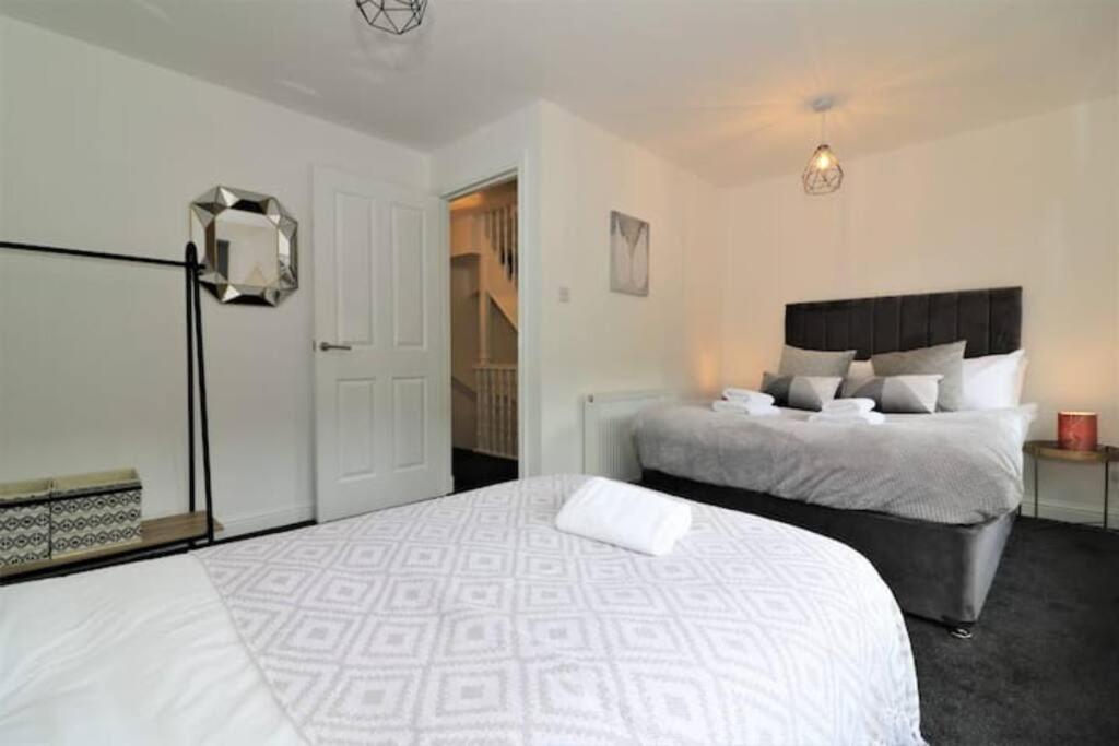 Apartment Large 5 Bedroom Townhouse Close To Center