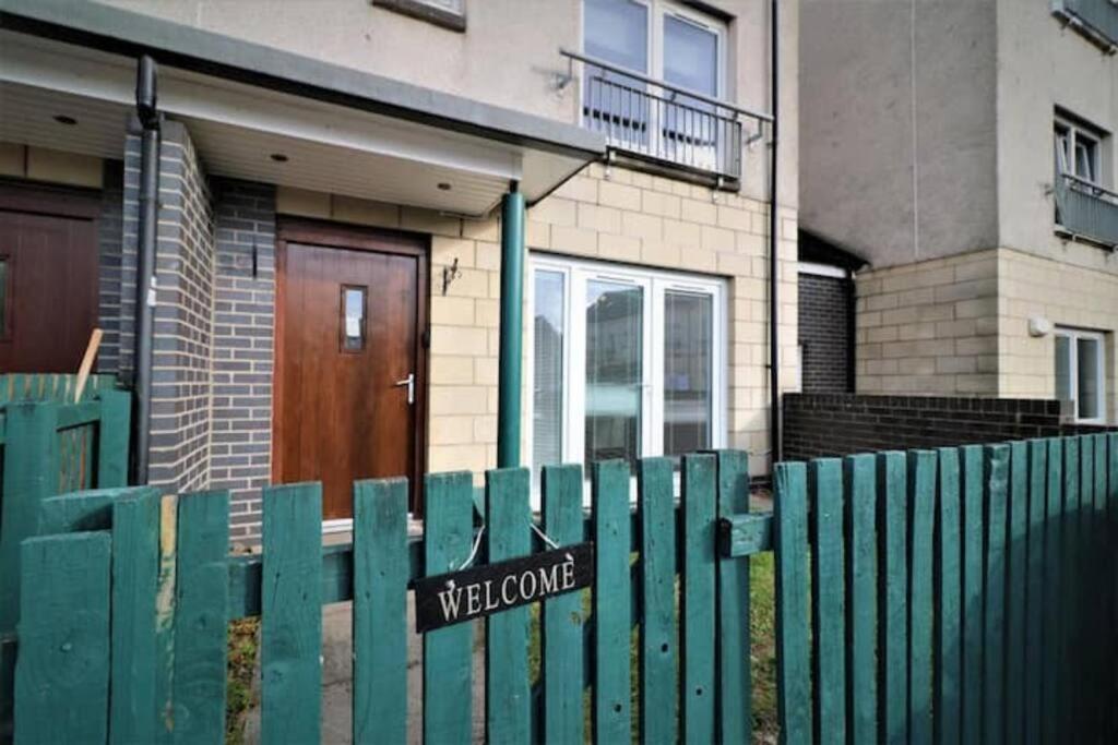 Apartment Large 5 Bedroom Townhouse Close To Center *