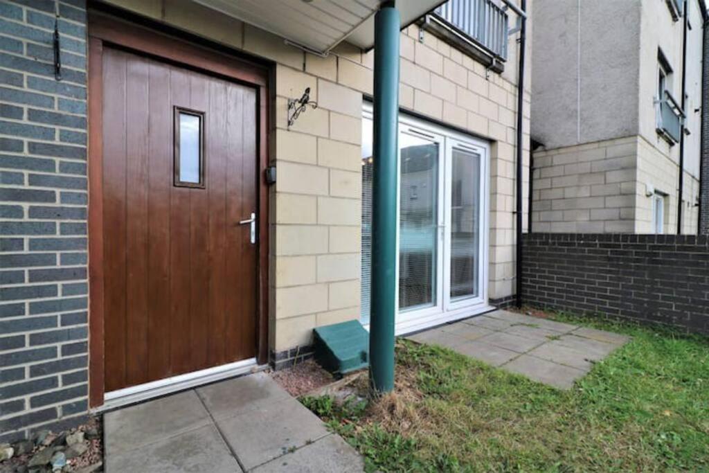 Large 5 Bedroom Townhouse Close To Center Apartment *