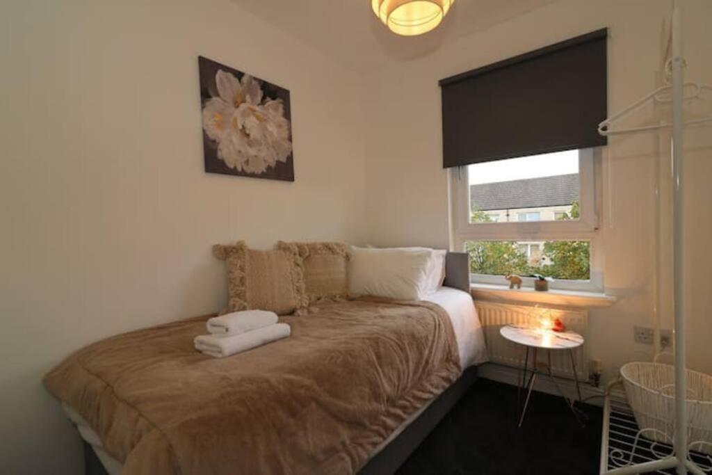 Large 5 Bedroom Townhouse Close To Center Apartment