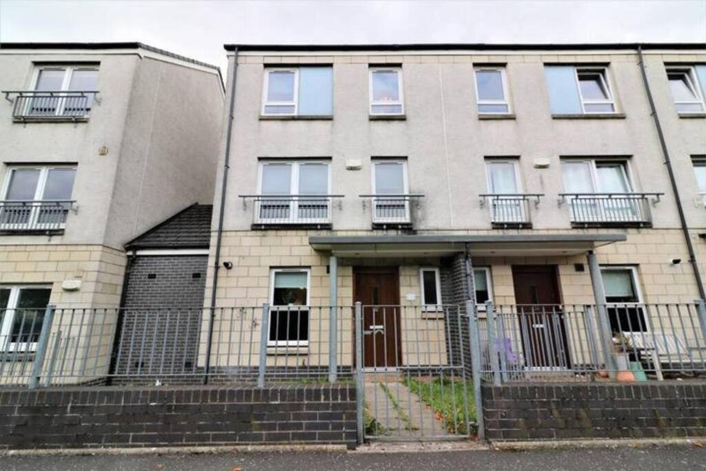 Apartment Large 5 Bedroom Townhouse Close To Center