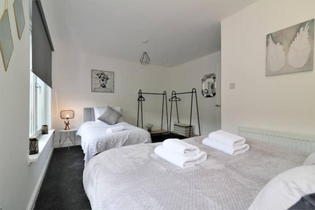 Apartment Large 5 Bedroom Townhouse Close To Center *