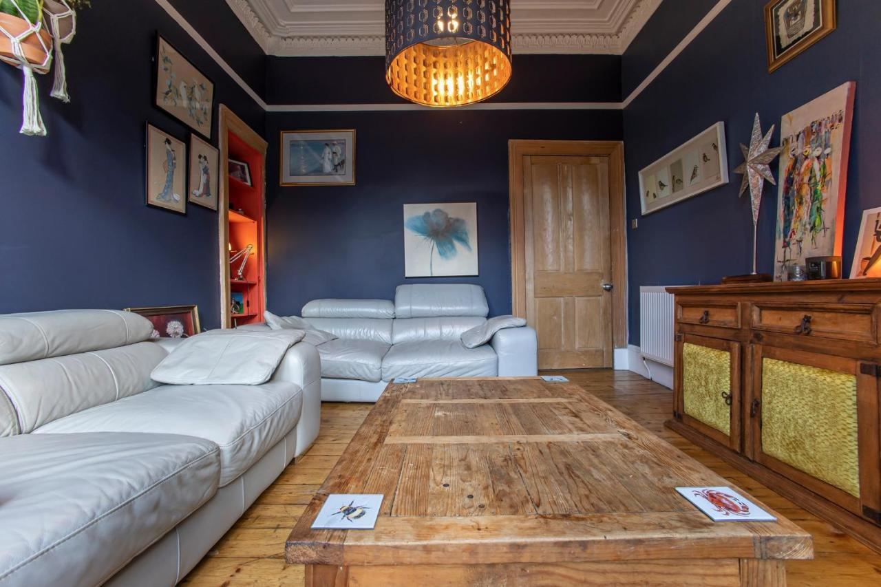 2 Bed In Great Location 15-20 Minutes Walk To Sec Apartment *