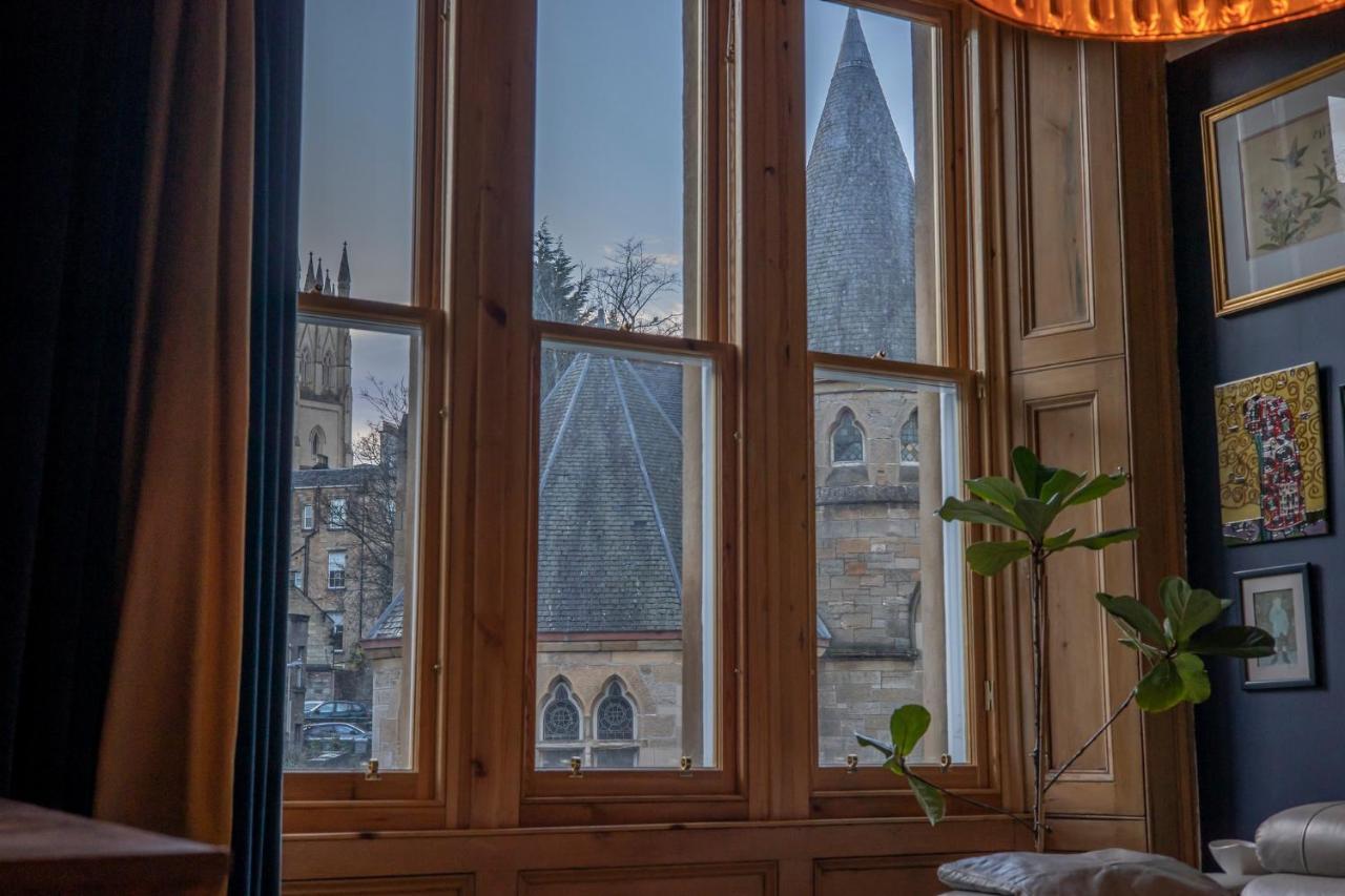 2 Bed In Great Location 15-20 Minutes Walk To Sec Glasgow