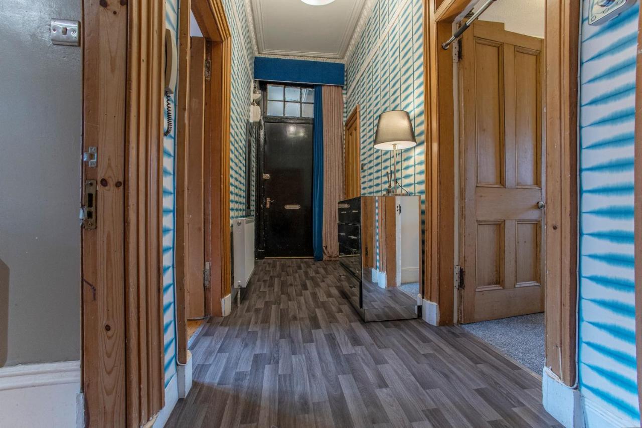 2 Bed In Great Location 15-20 Minutes Walk To Sec Apartment Glasgow