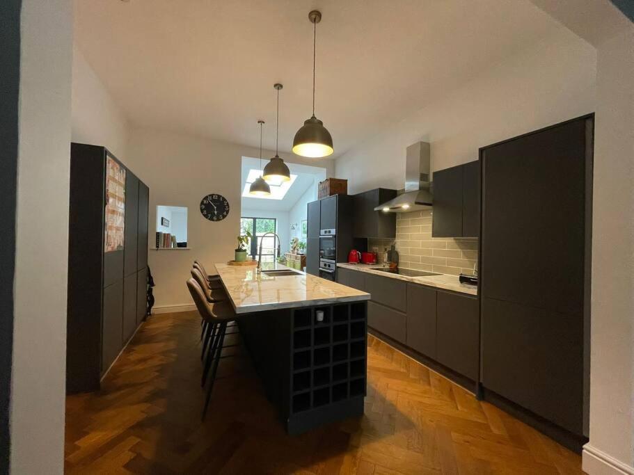 Leo's House Apartment *
