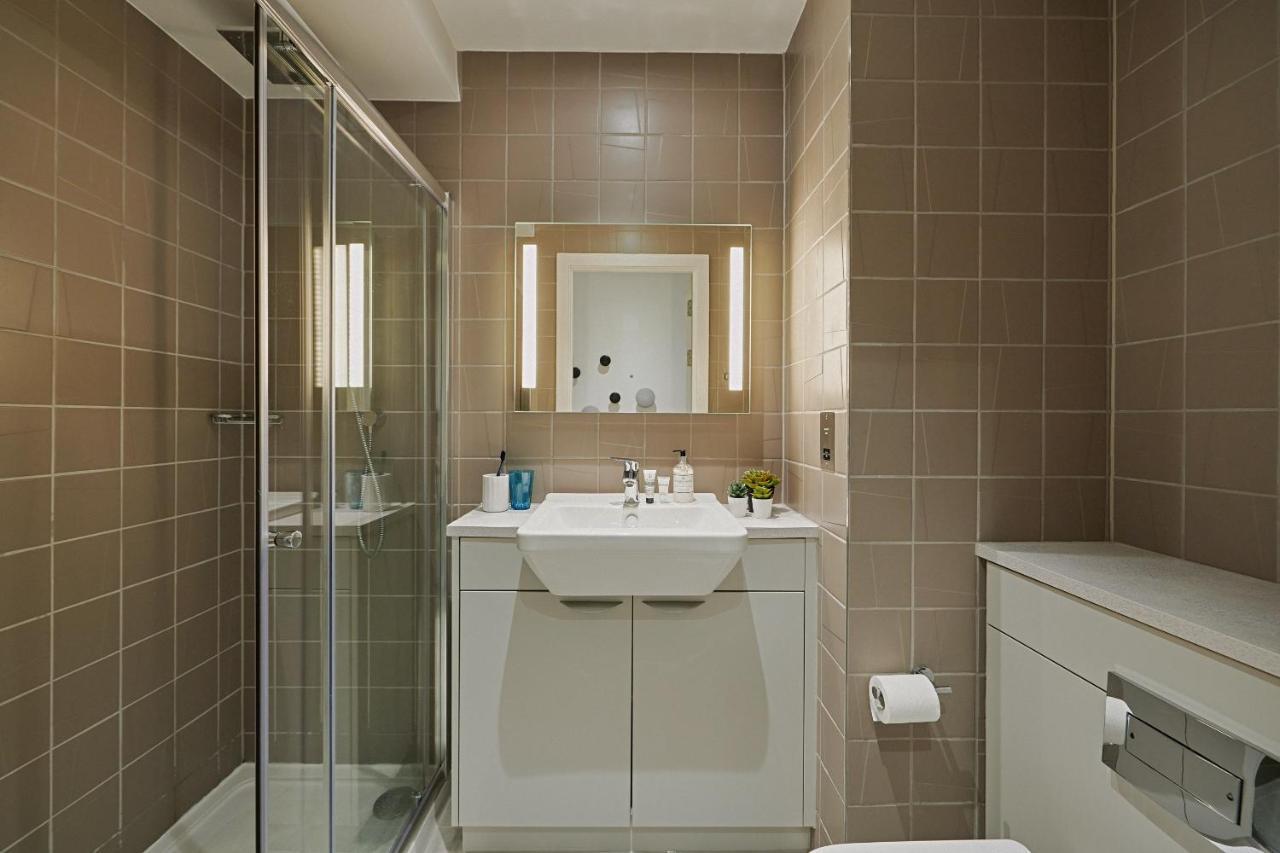 Aparthotel Chic Living Studio At West End Student Accommodation- Students Only Glasgow