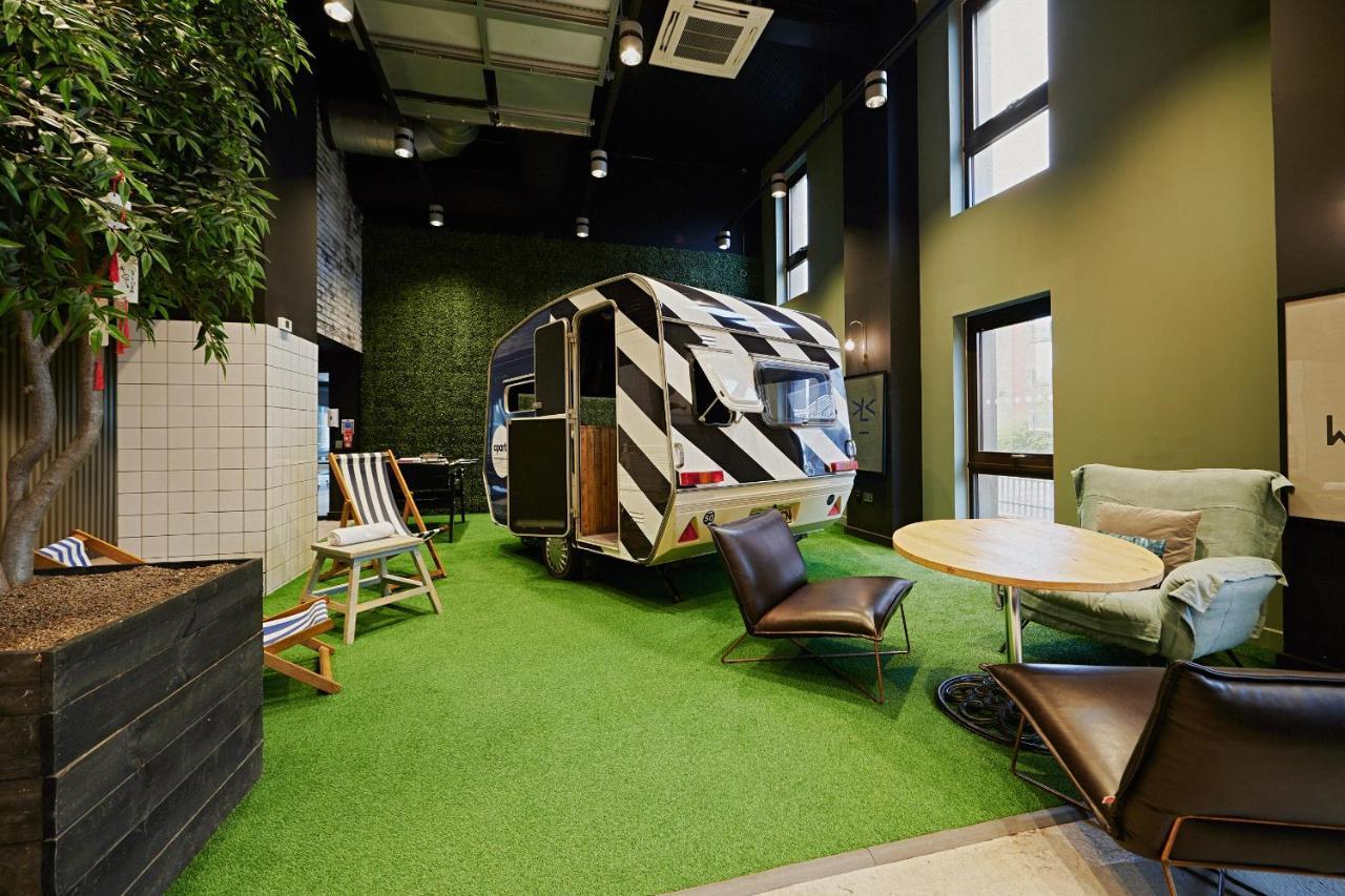 Chic Living Studio At West End Student Accommodation- Students Only Aparthotel