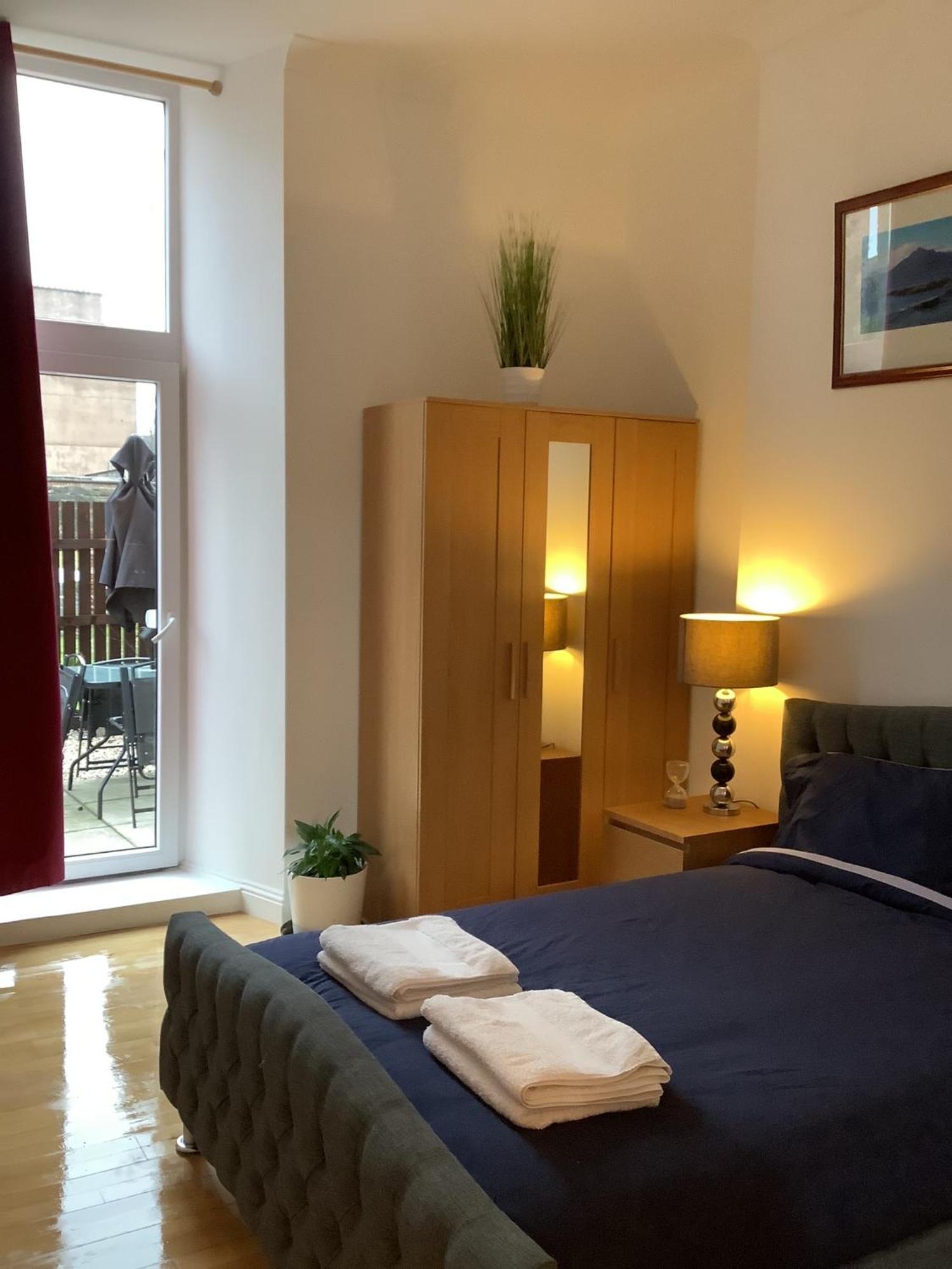 Ground Floor With Garden Apartment Glasgow