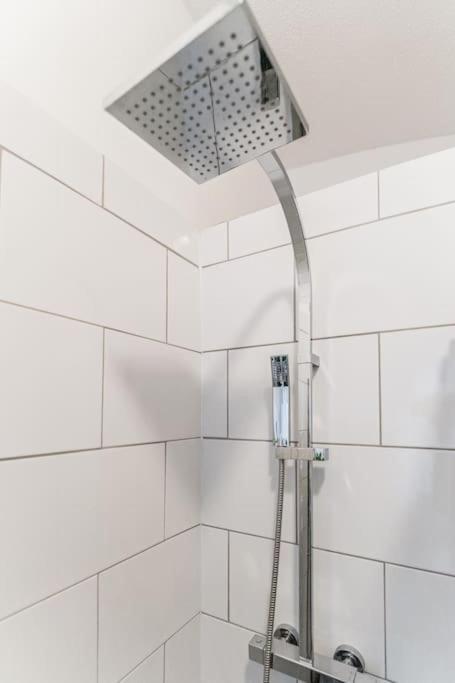 Apartment Traditional 1-bed Flat In Southside *