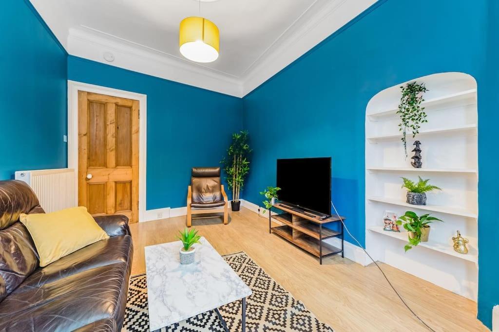 Traditional 1-bed Flat In Southside *