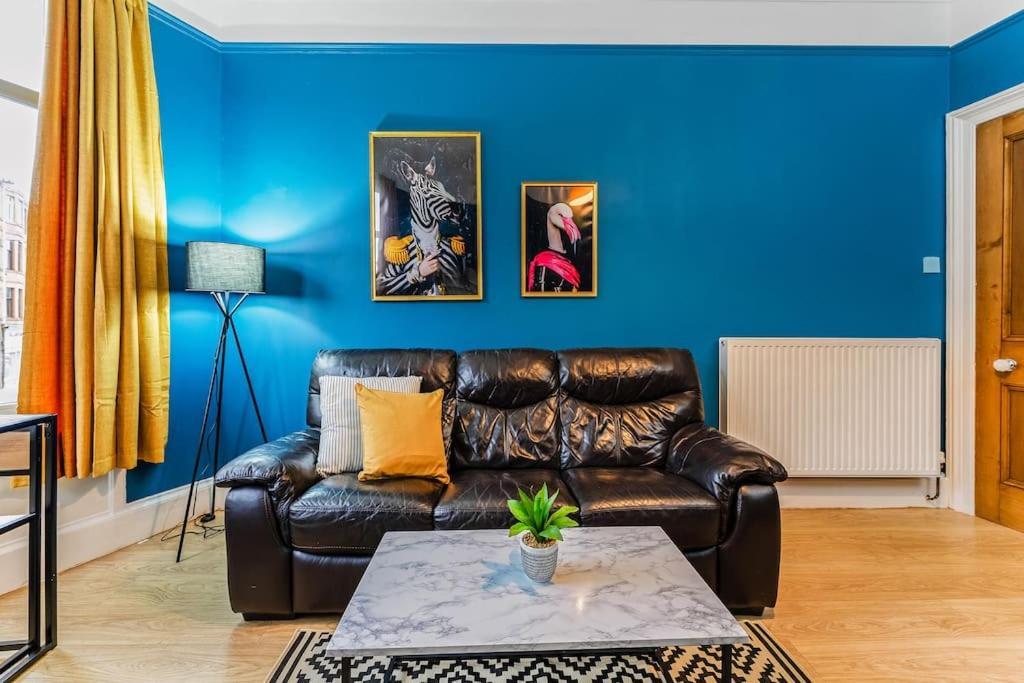 Traditional 1-bed Flat In Southside Glasgow
