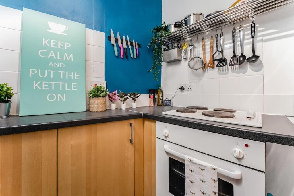 Apartment Traditional 1-bed Flat In Southside