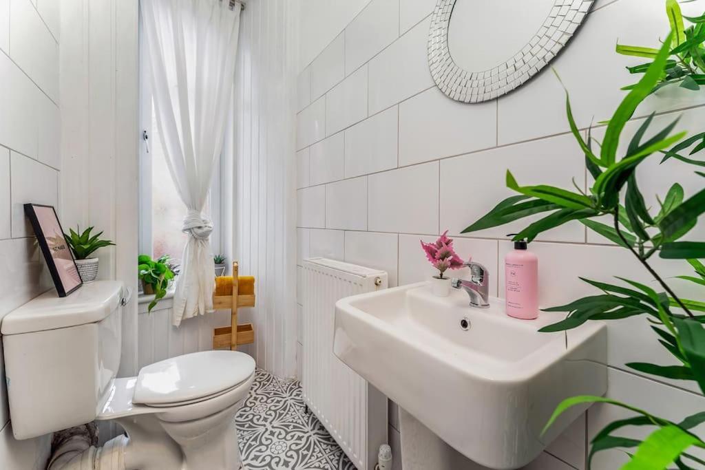 Traditional 1-bed Flat In Southside Glasgow