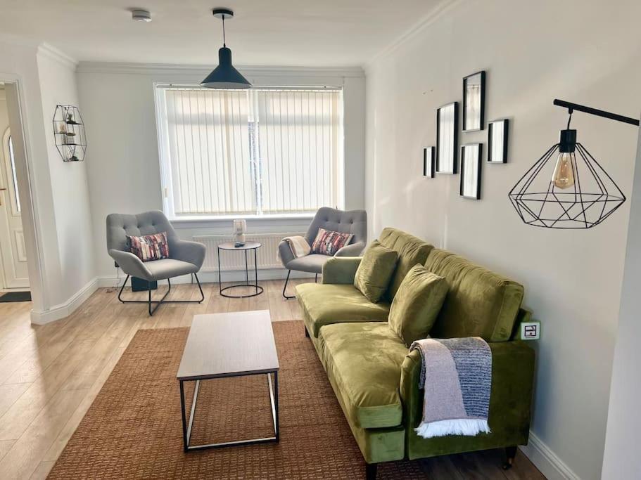 Holiday home Ideal 3 Bed In With Free Parking Glasgow
