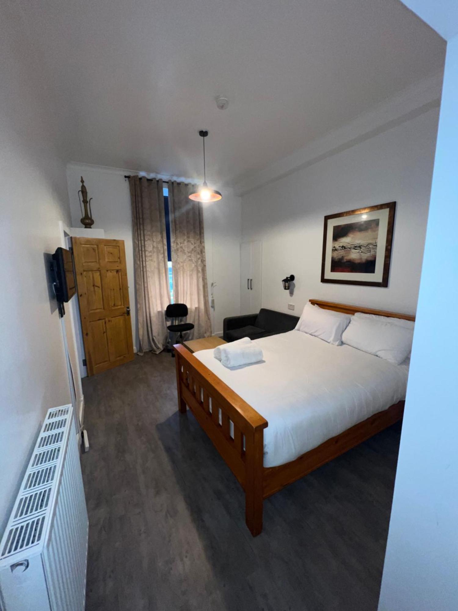 Guest house City *