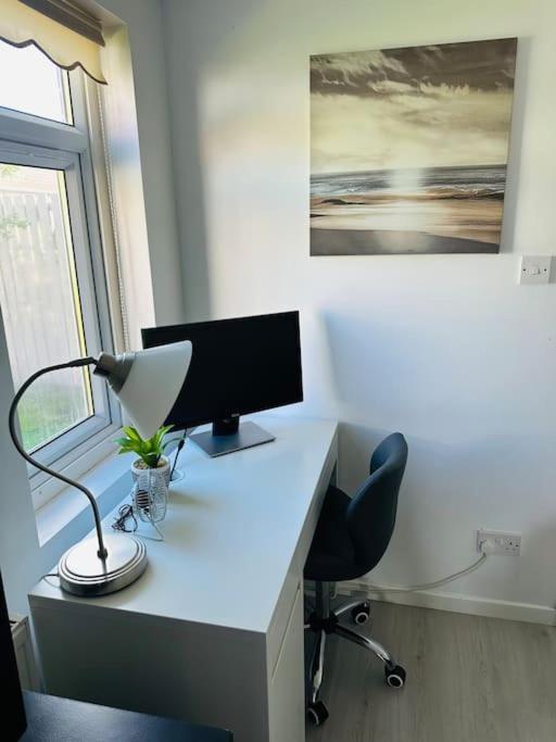 Entire Private 1 Bedroom - Guest In * Glasgow