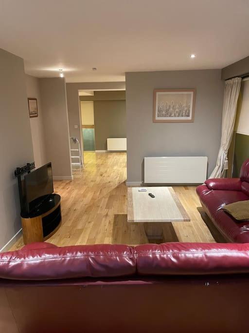 4 Bedroom Duplex Westend Apartment *
