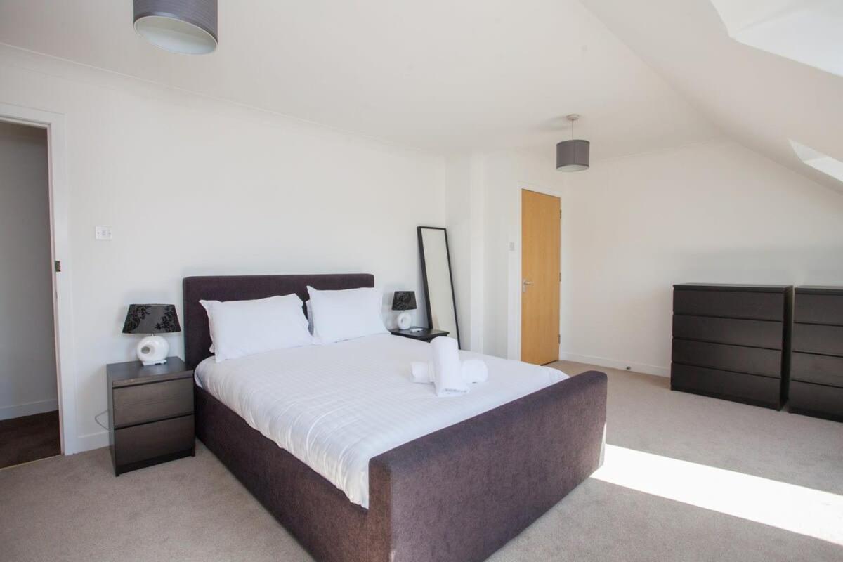 3 Bedroom Duplex With Free Parking * Glasgow