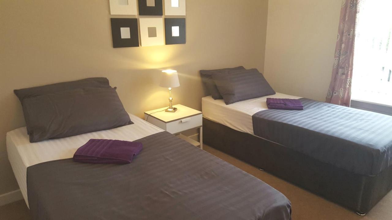 Dragon - Chirnside House 3 Bedroom Apartment Glasgow